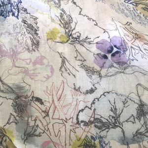 Un Jour Ailleurs Floral Scarf